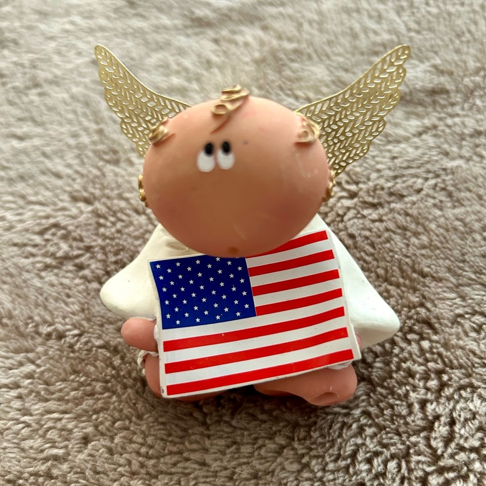 2001 Cherub Angel Patriotic Holding a US Flag